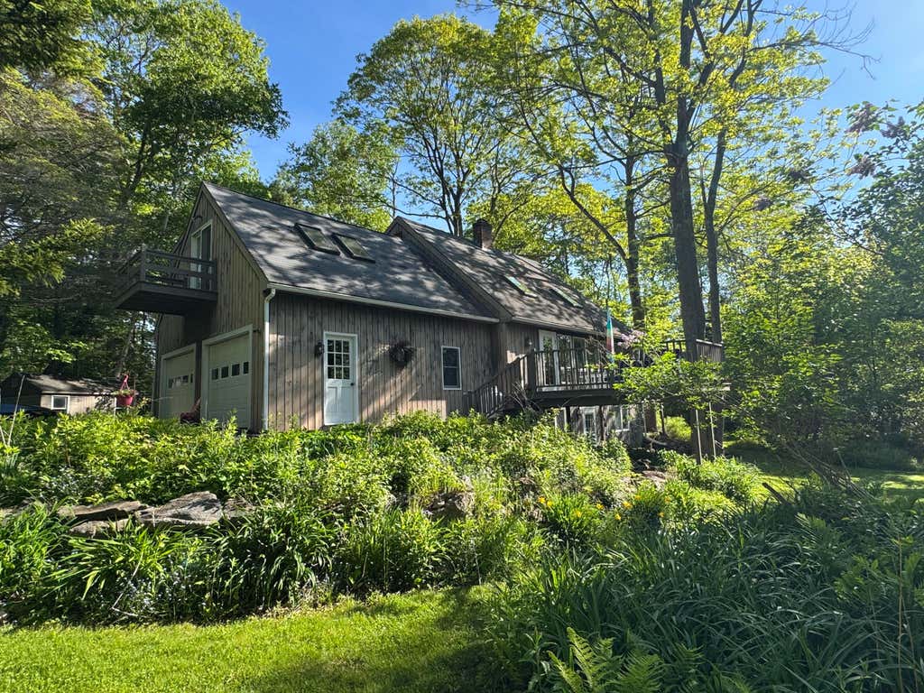 Photo of 15 Cushing Briggs Road, Freeport, ME 04032 (MLS # 1665542)