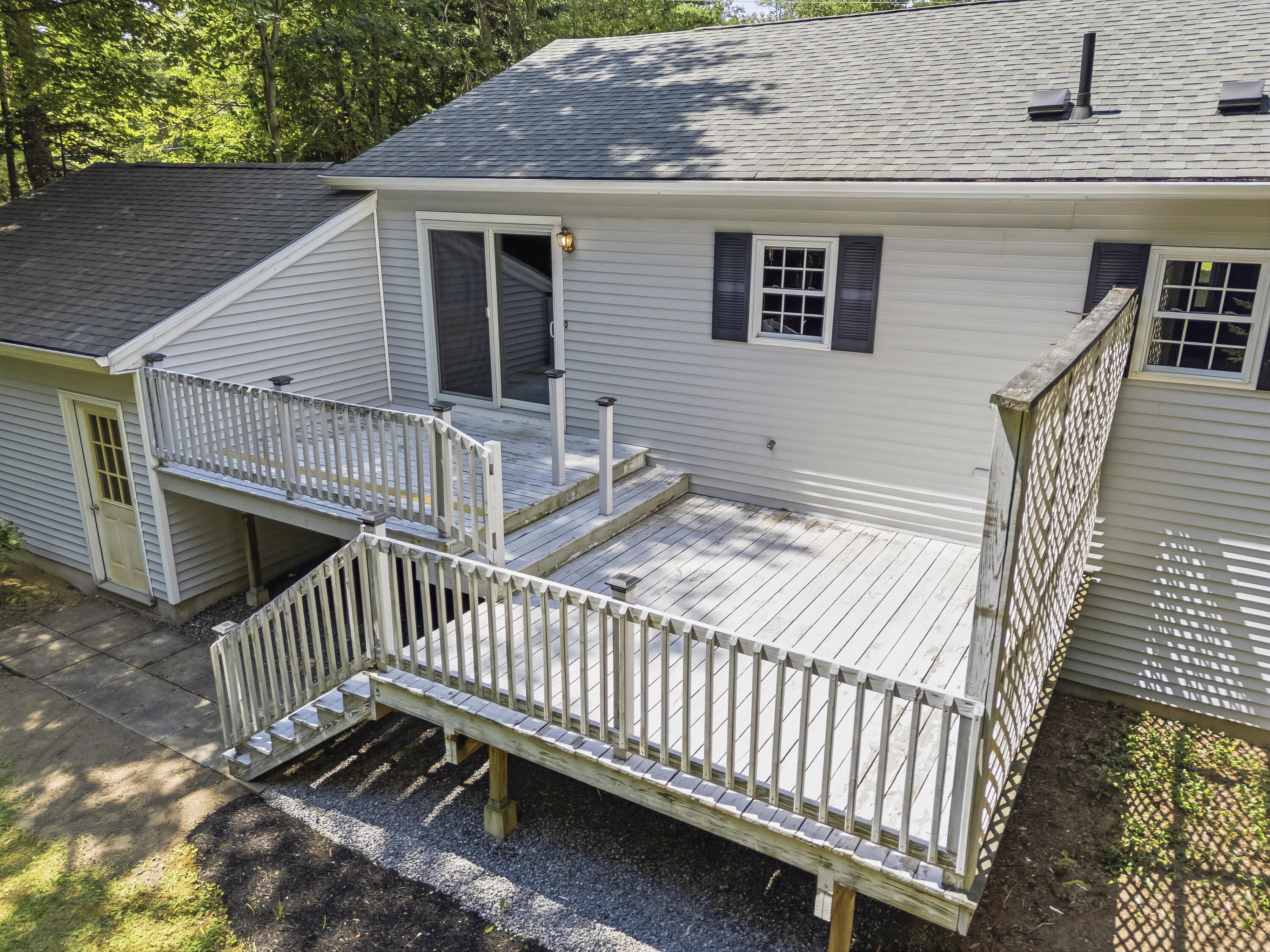 10 Basswood Road