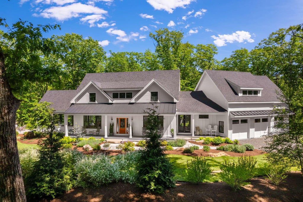 Photo of 5 Primrose Lane, York, ME 03902 (MLS # 1666302)