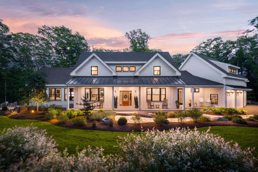 Photo of 5 Primrose Lane, York, ME 03902 (MLS # 1666302)