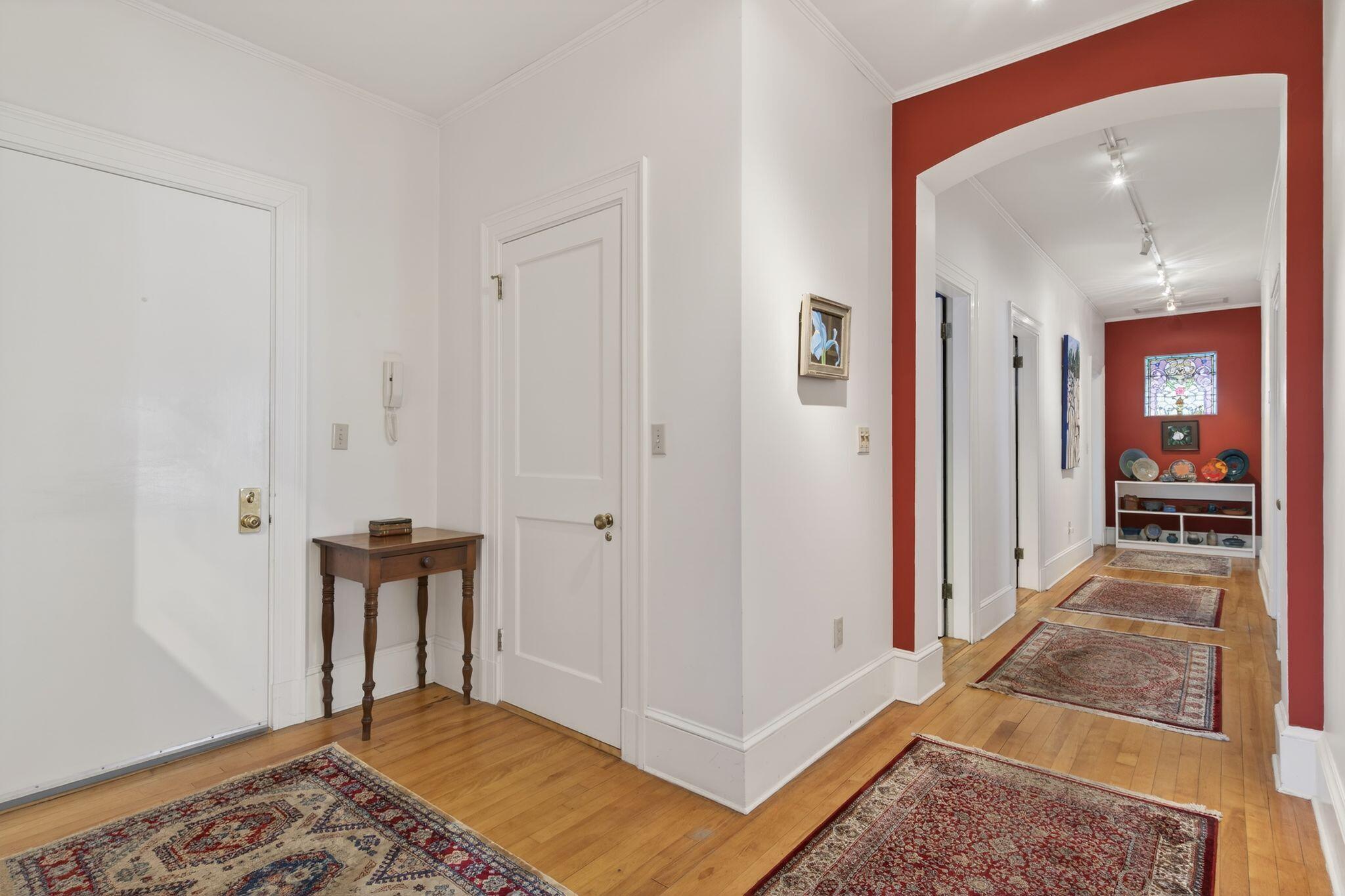 122 Neal Street 3N