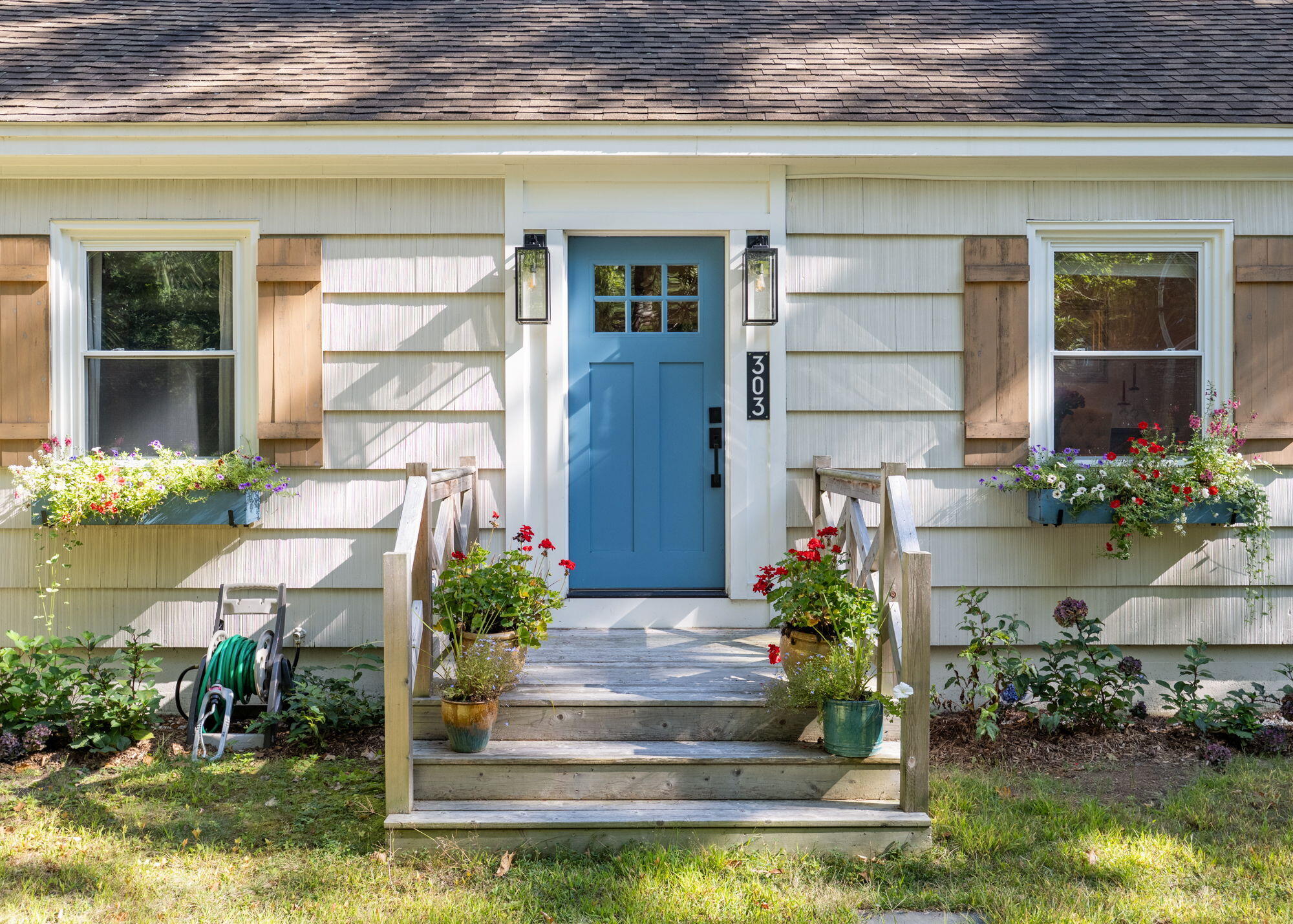 303 Middle Road