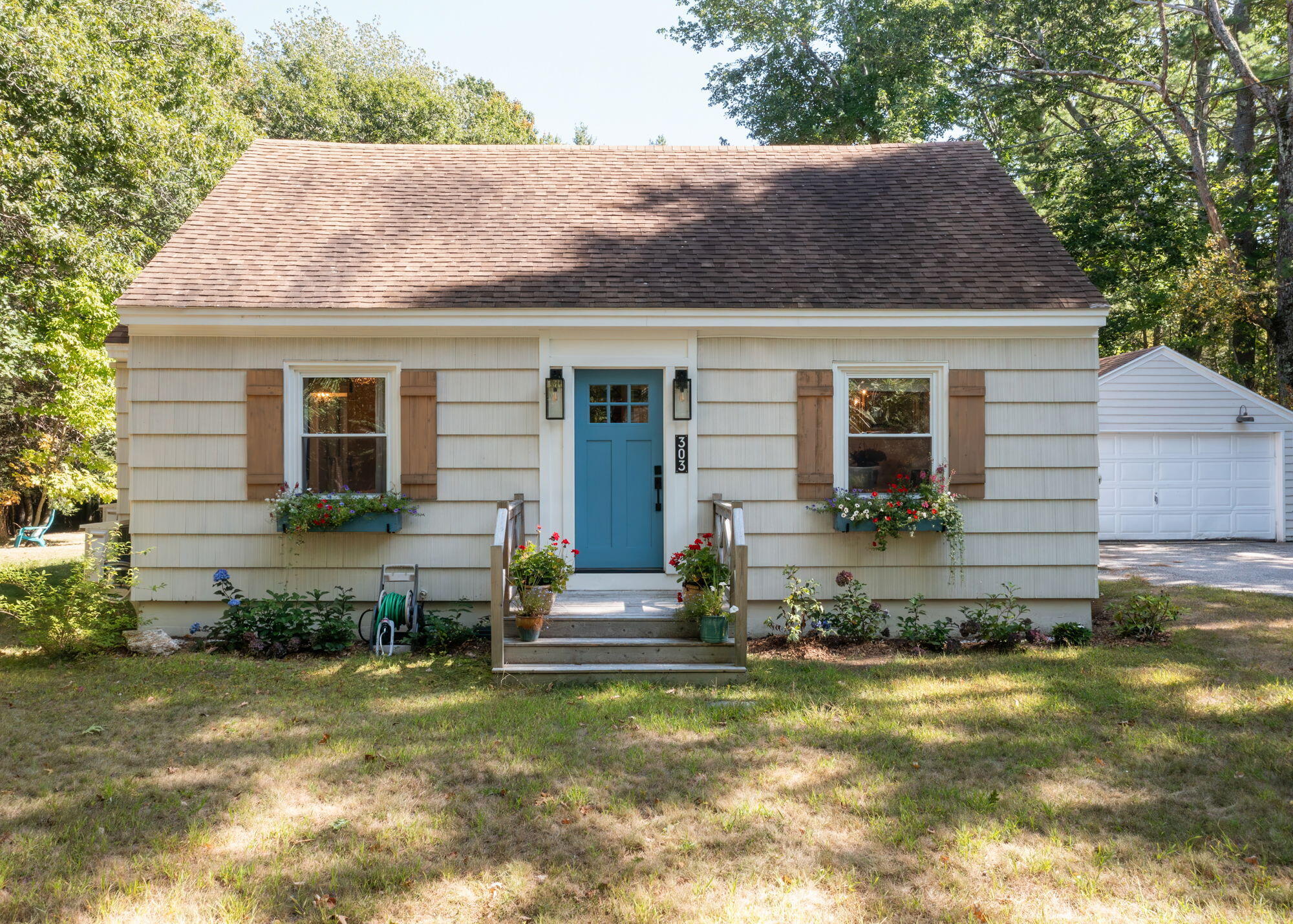 303 Middle Road