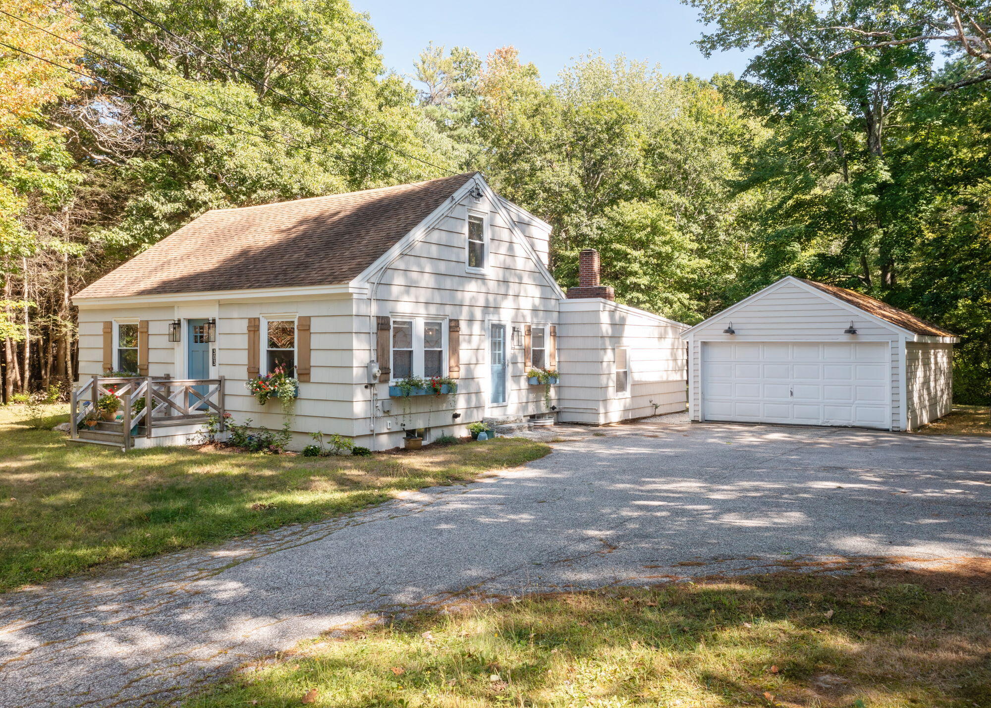 303 Middle Road