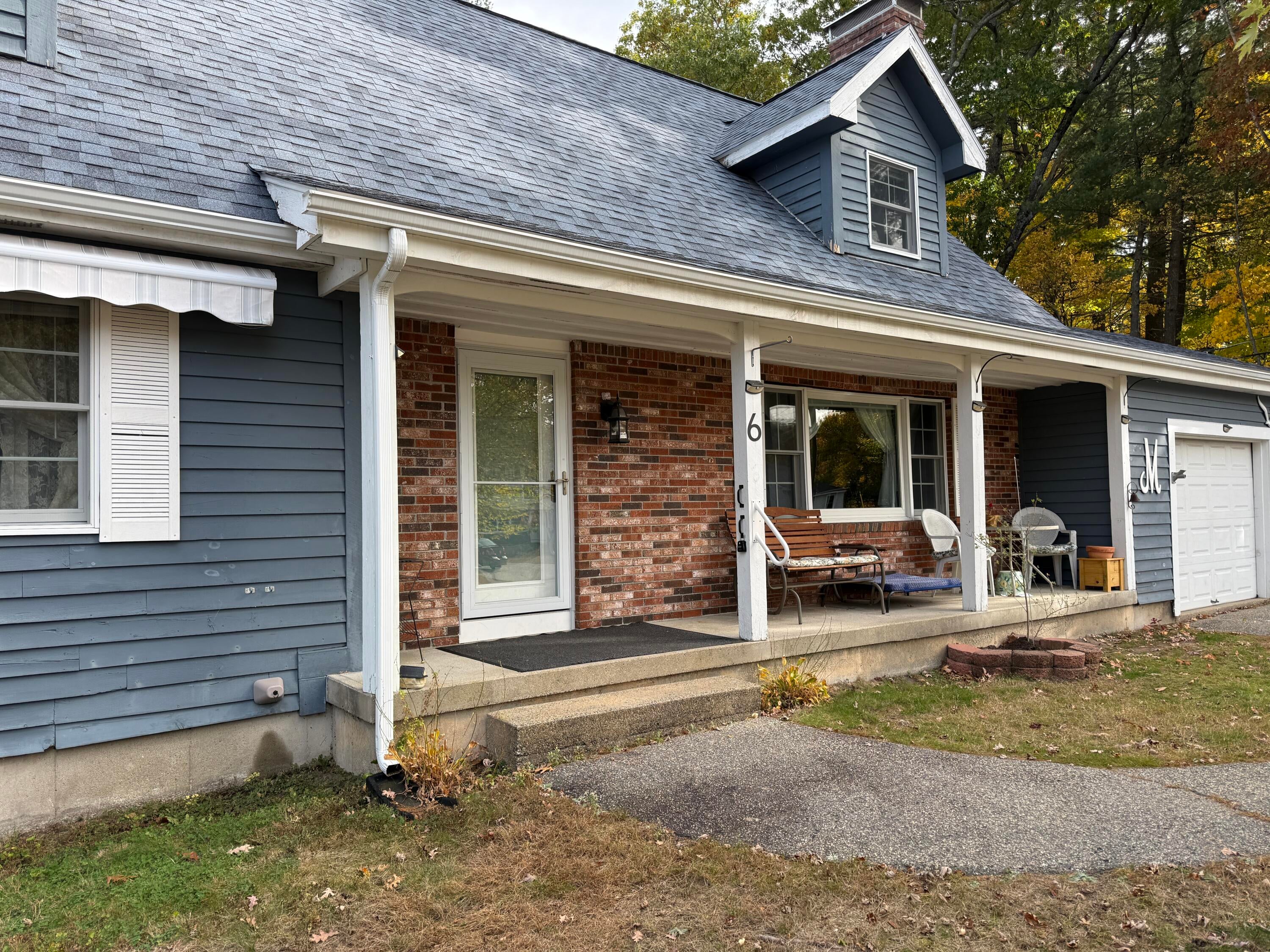 6 Seneca Avenue