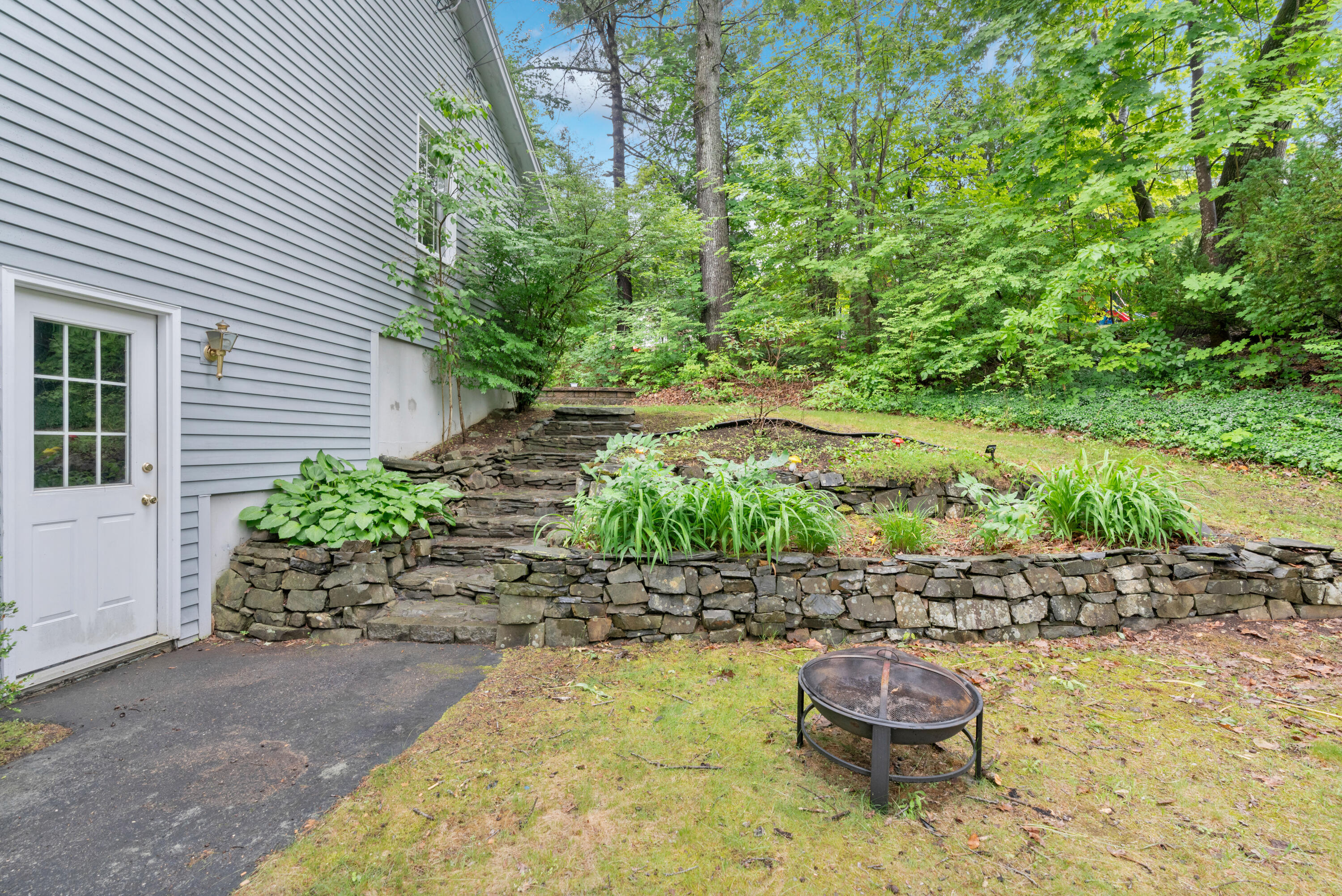 1 Hillcrest Drive