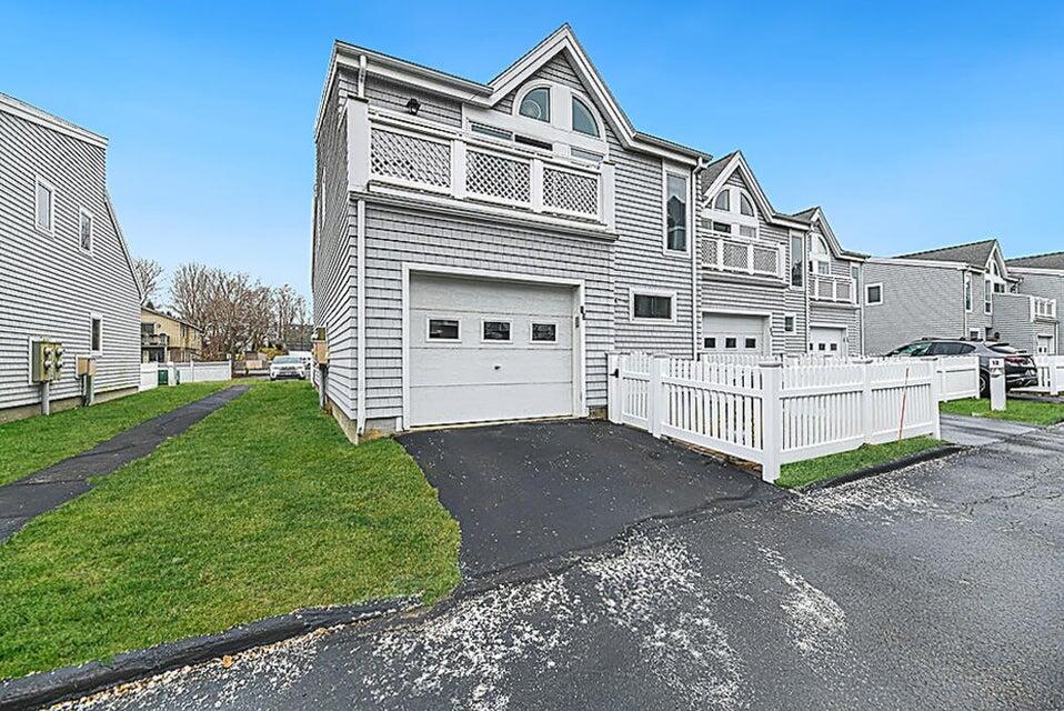10 Ocean House Way 10