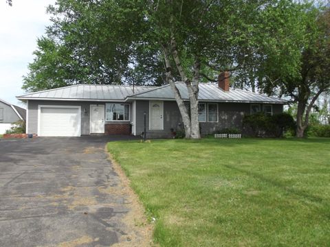 Photo of 225 Skowhegan RD, Fairfield, ME 04937 (MLS # 1664541)