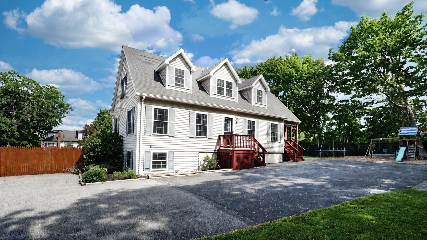 254 Stroudwater Street