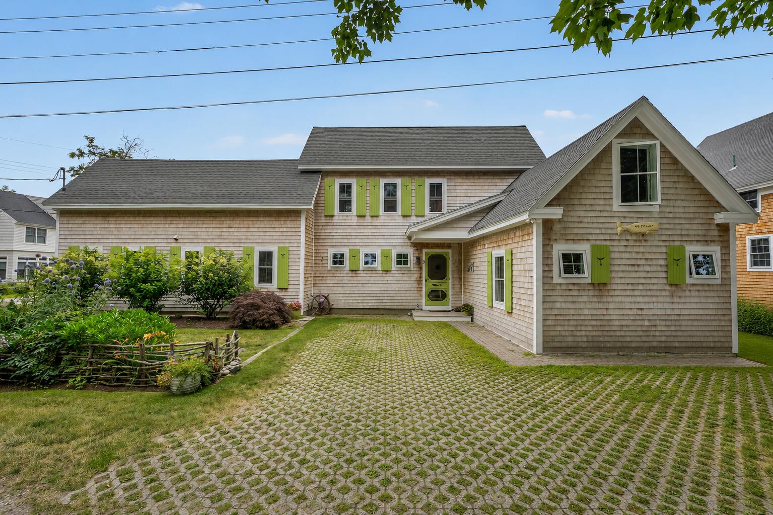 9 Crescent Avenue
