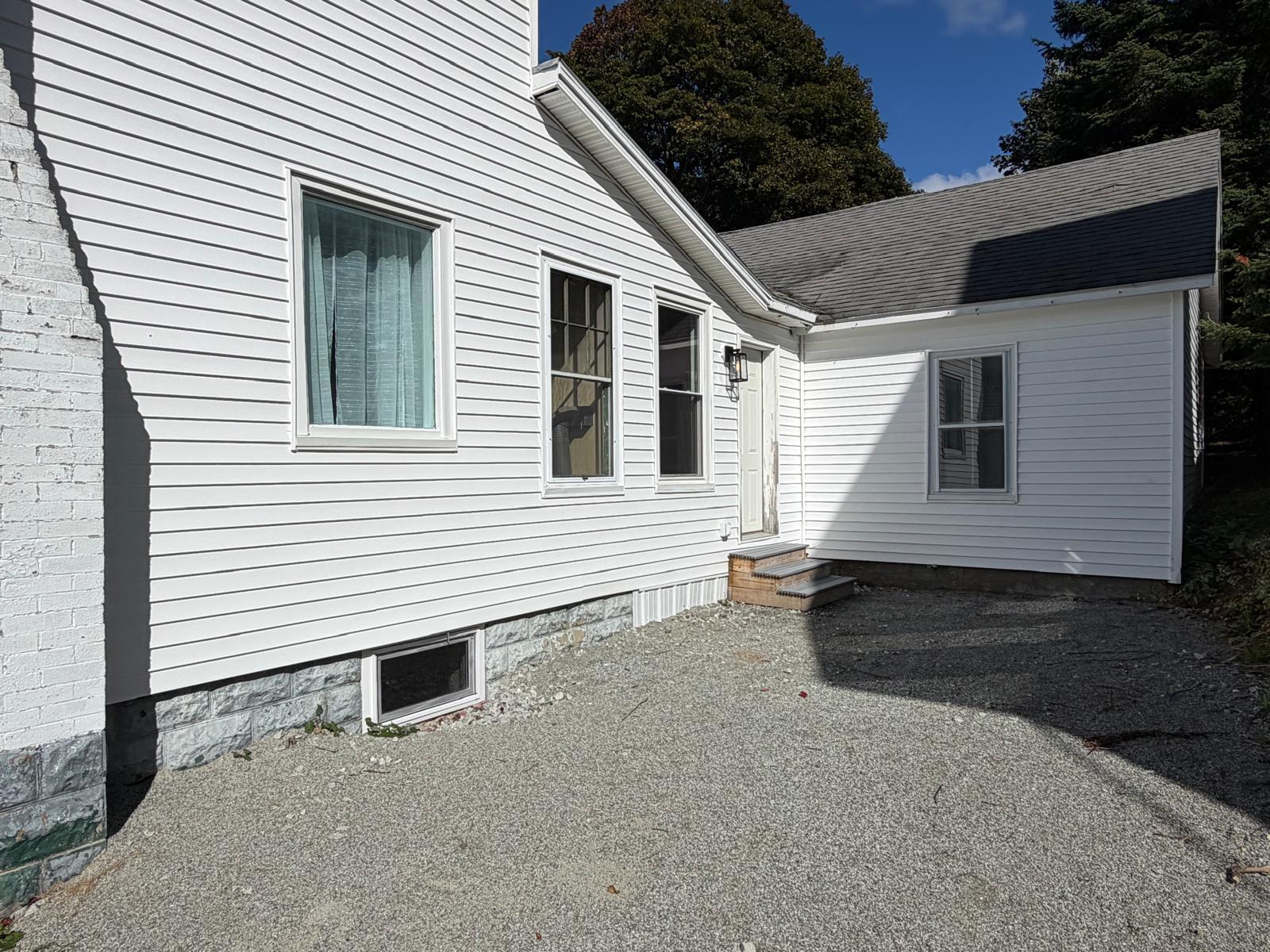 27 Dudley Street
