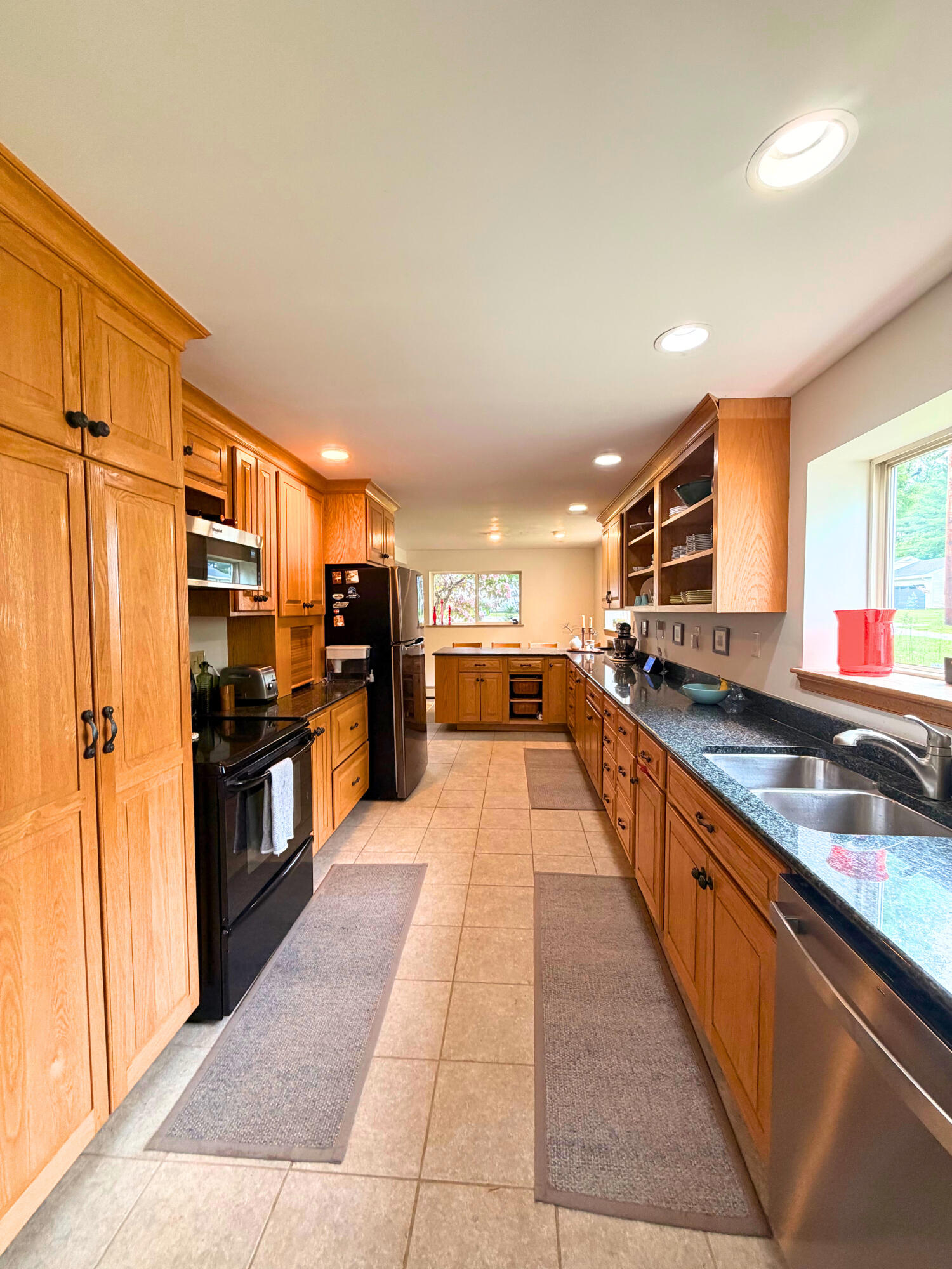 162 E Broadway Extension