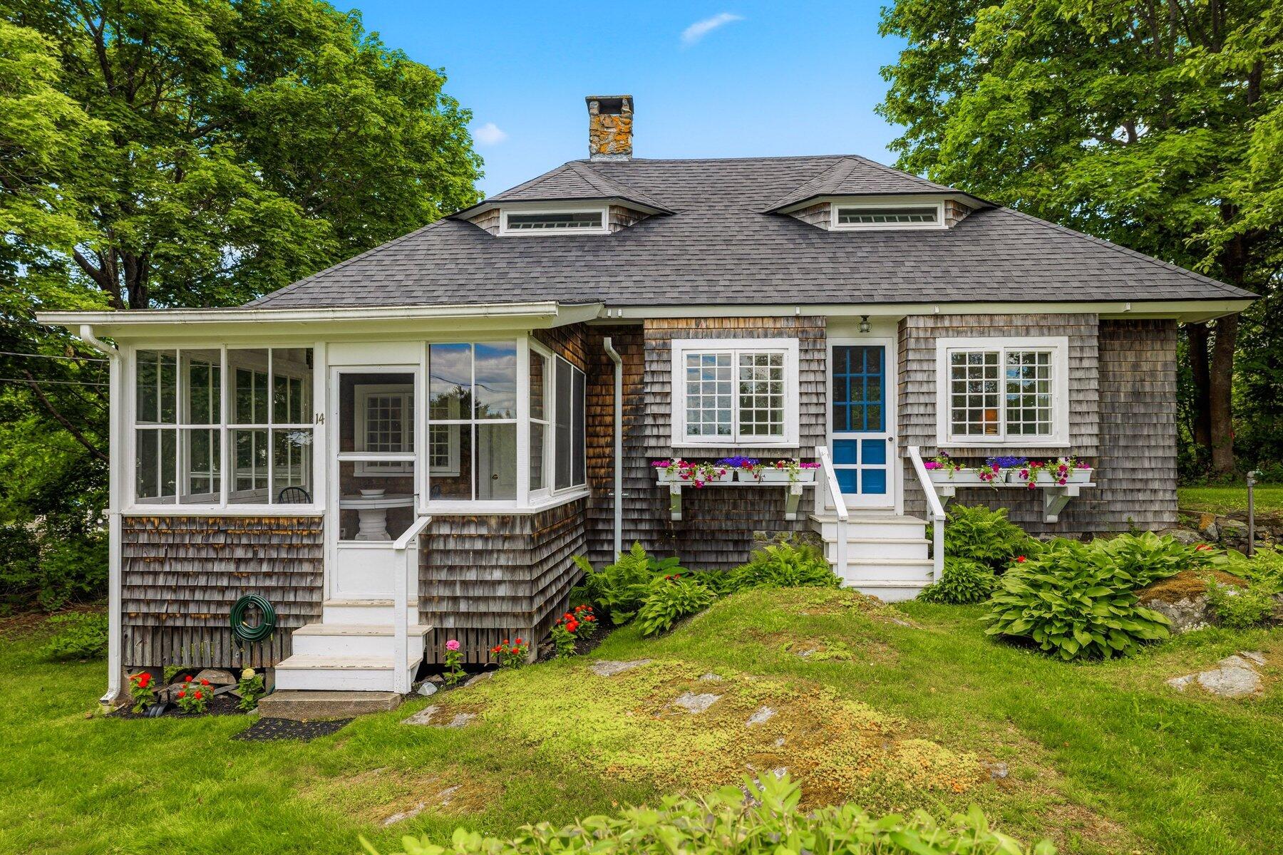 12-14 Bayview Avenue