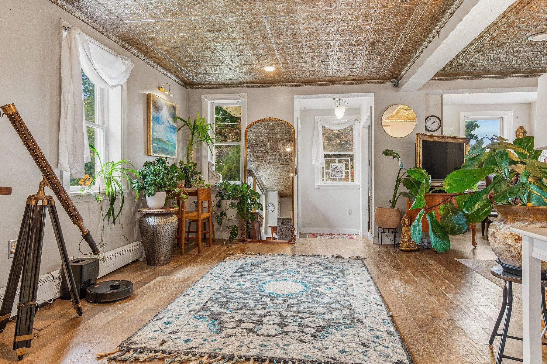 17 Wood Avenue