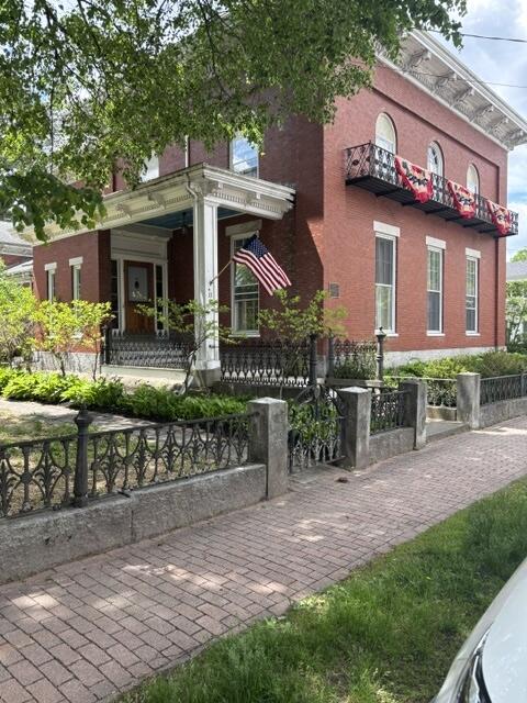 11 Lincoln Street