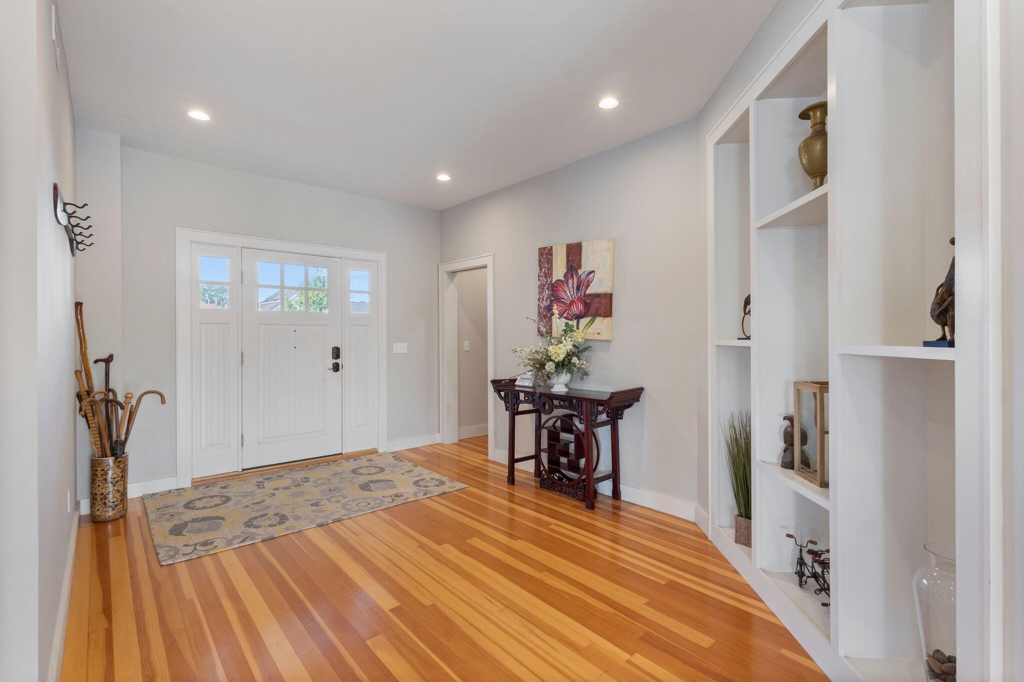 818 Roosevelt Trail