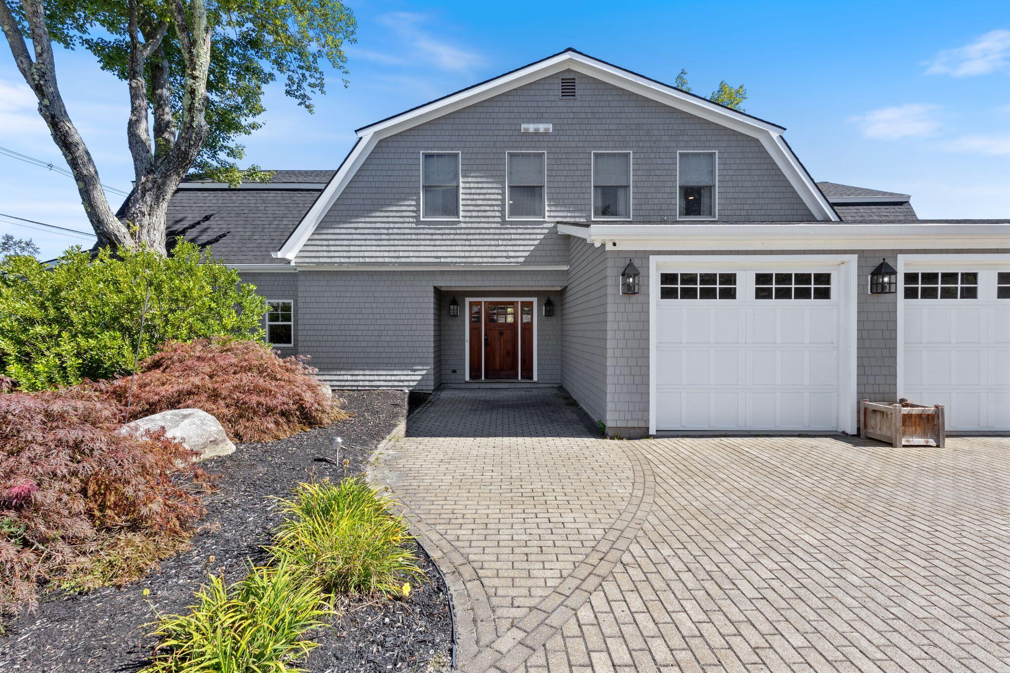 818 Roosevelt Trail