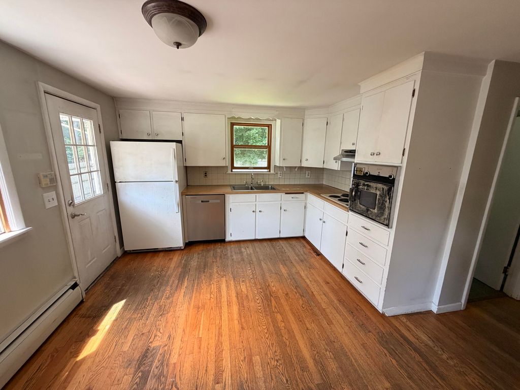 Photo of 104 Bolton Street, Portland, ME 04102 (MLS # 1668906)