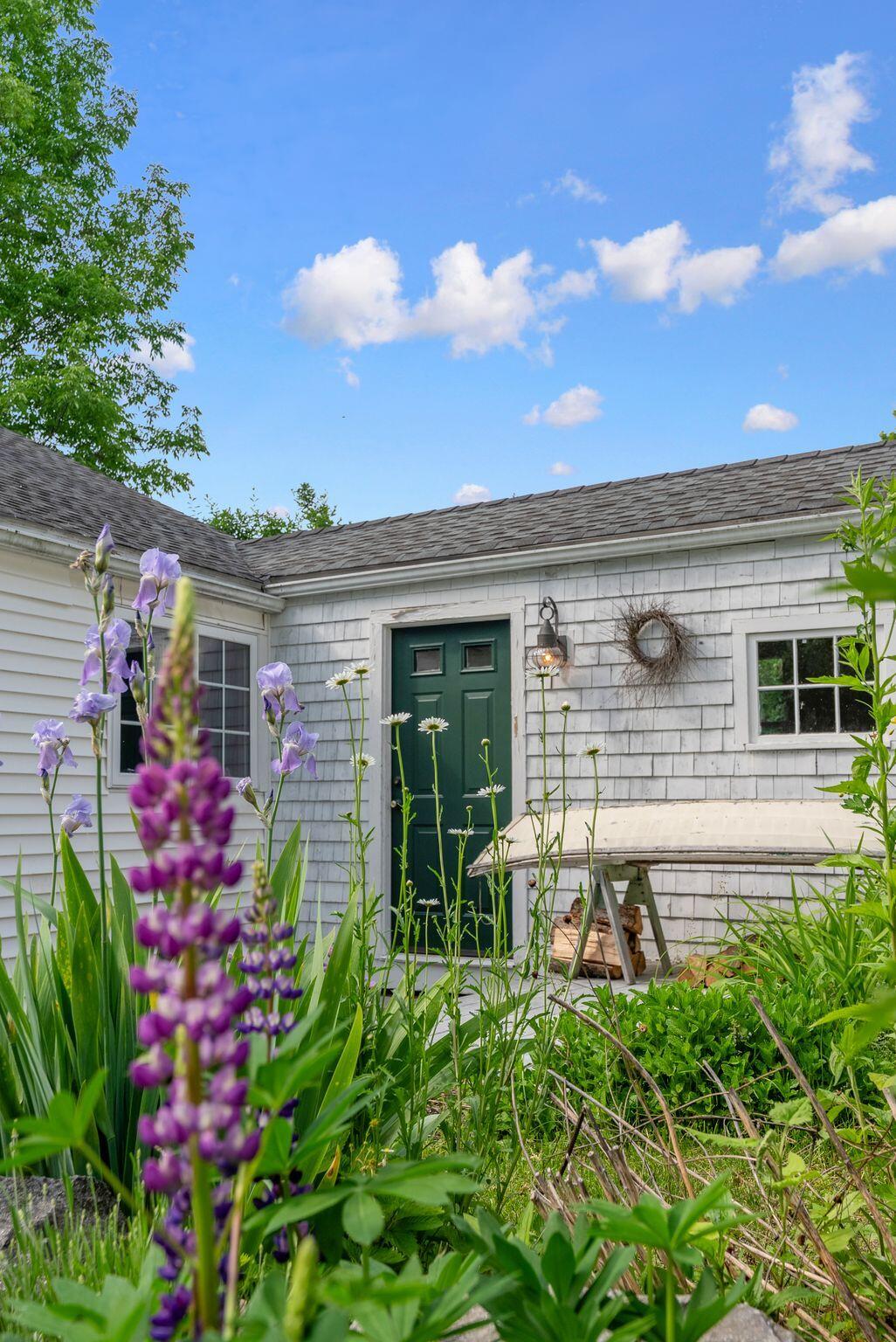 27 Pleasant Street