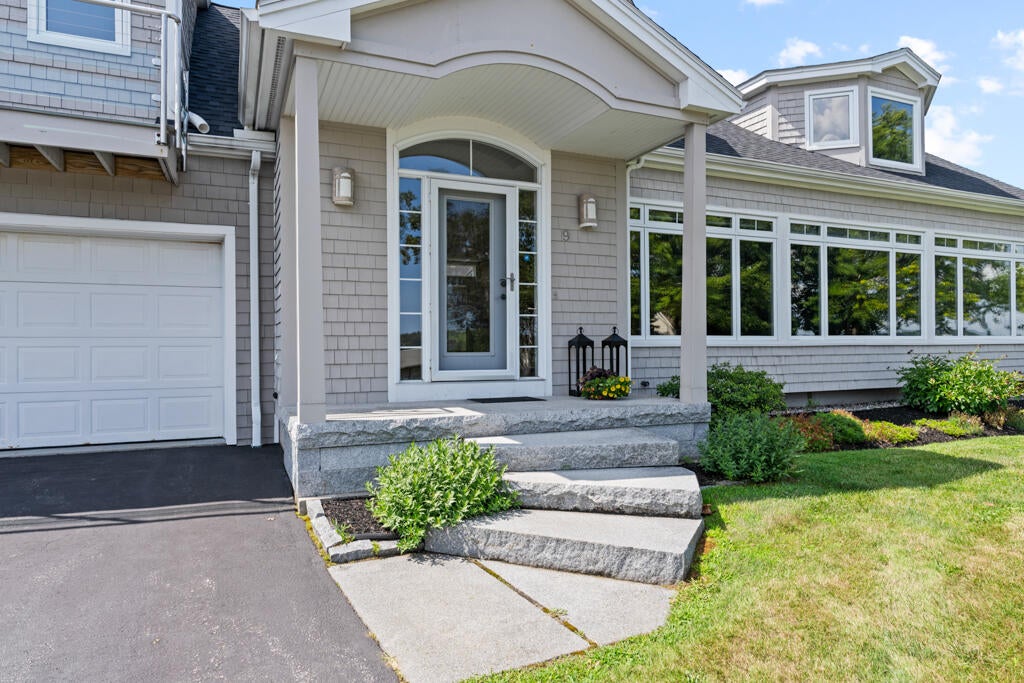 9 Loveitts Field Road