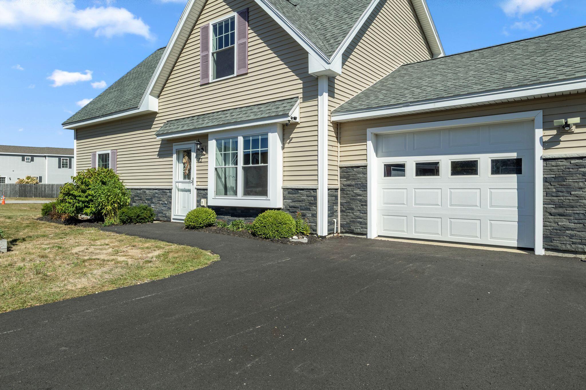 12 Boulder Lane