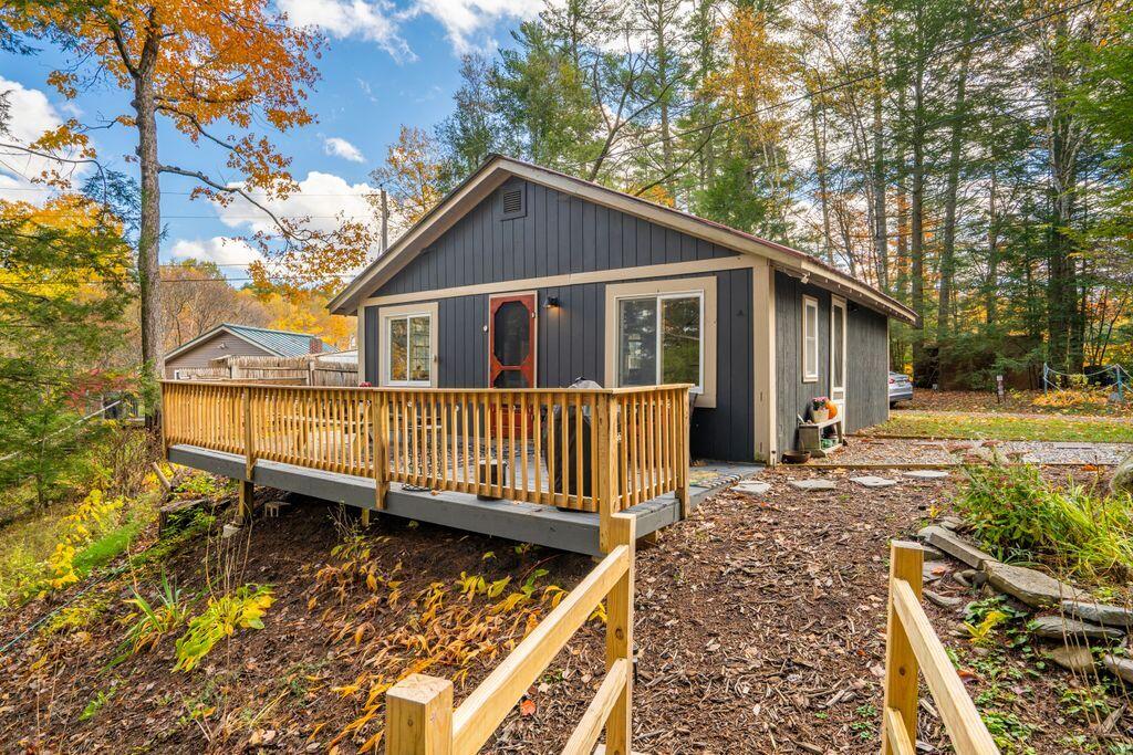 107 Pinewoods Trail