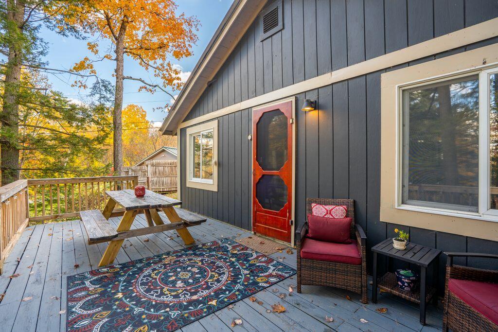 107 Pinewoods Trail