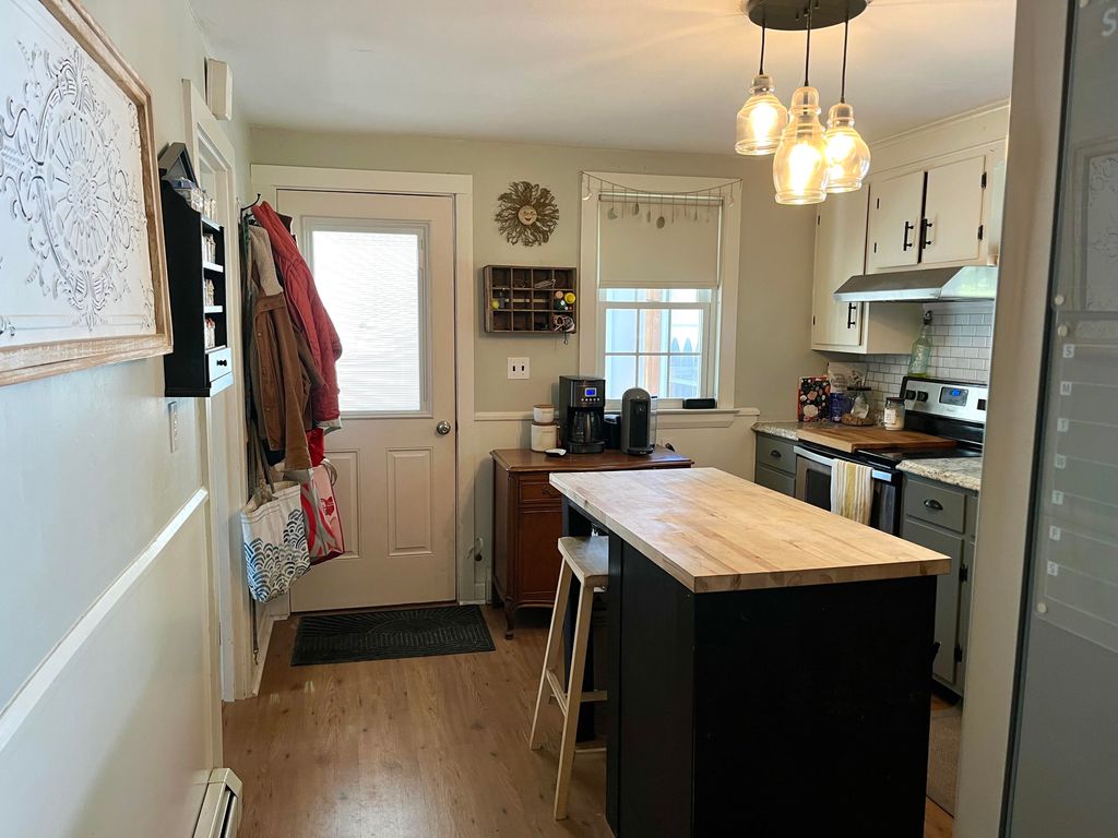 Photo of 32 Gillander Avenue, Auburn, ME 04210 (MLS # 1664492)