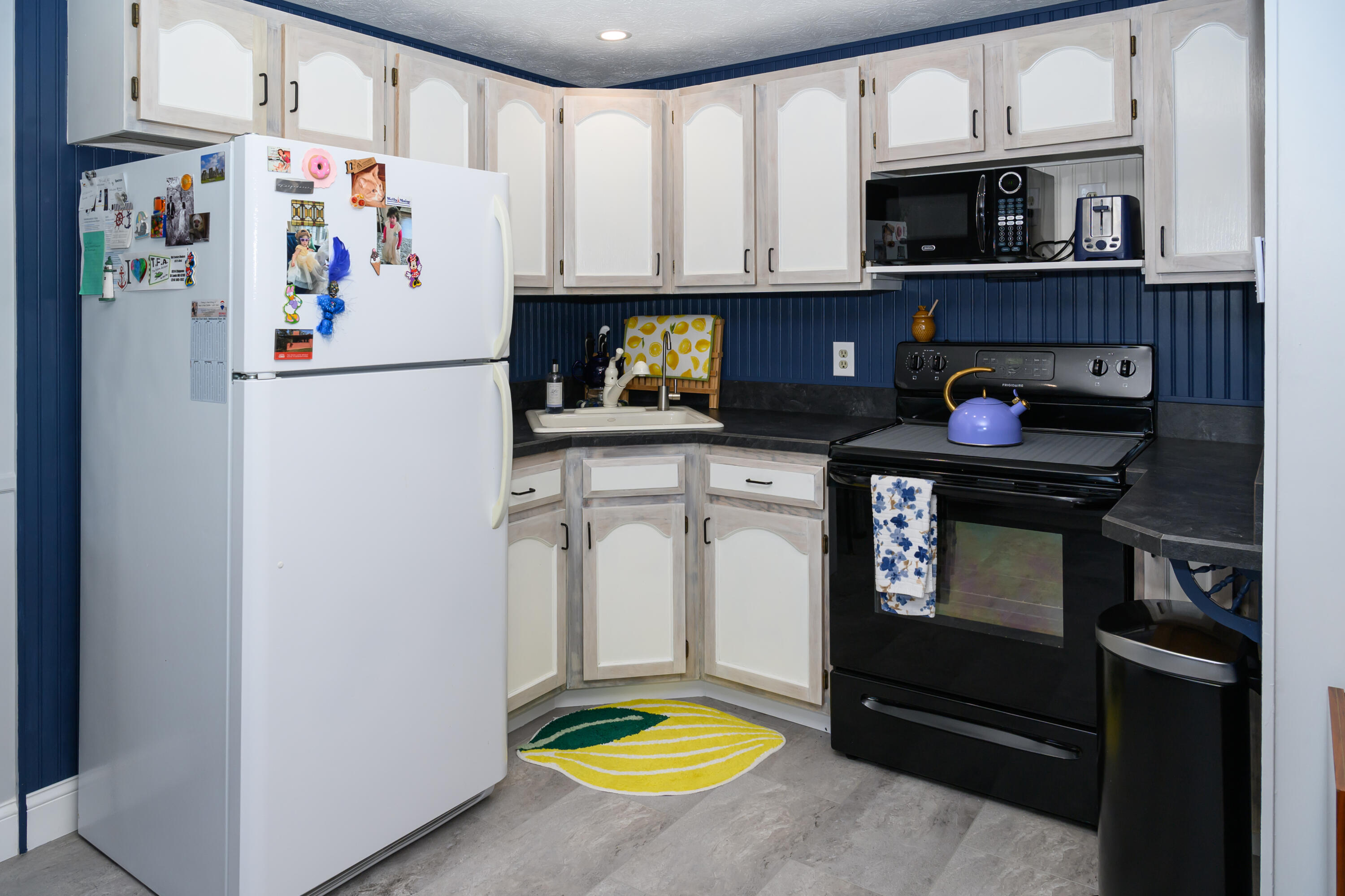 1801 Post Road 172