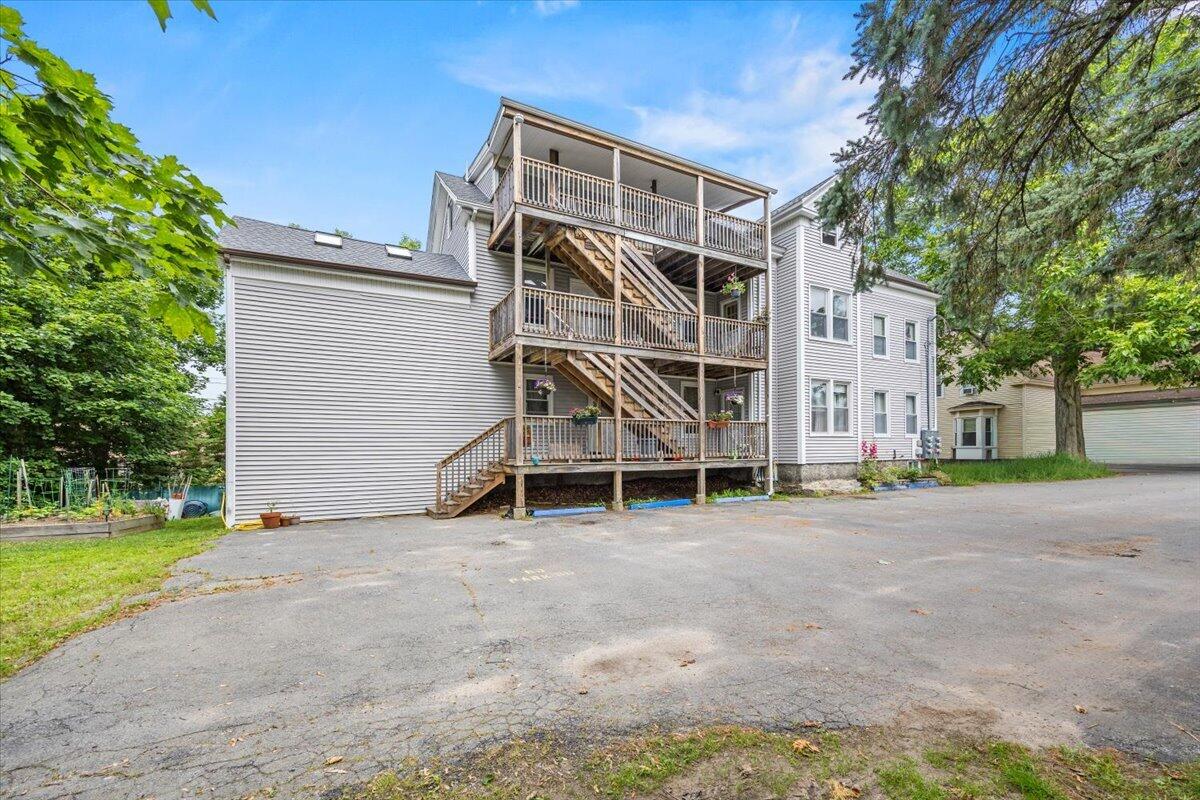 7 Emmons Place