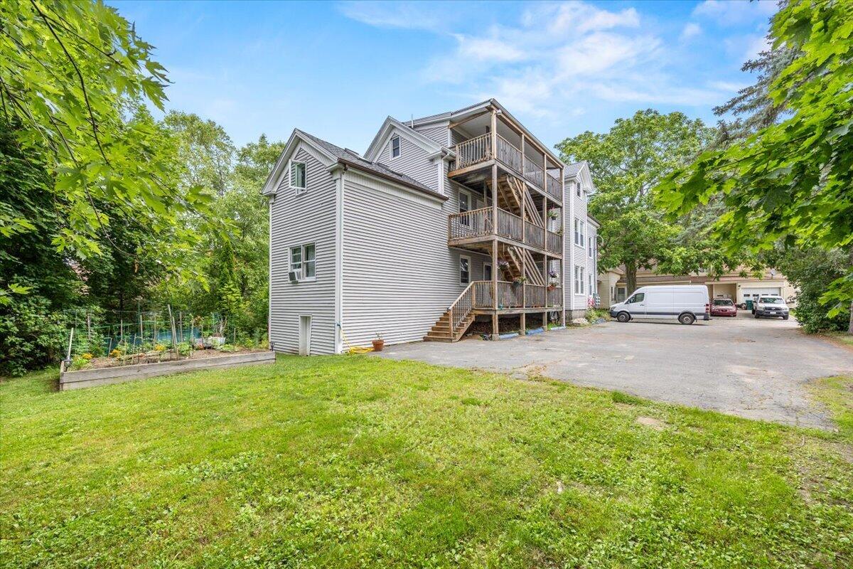 7 Emmons Place