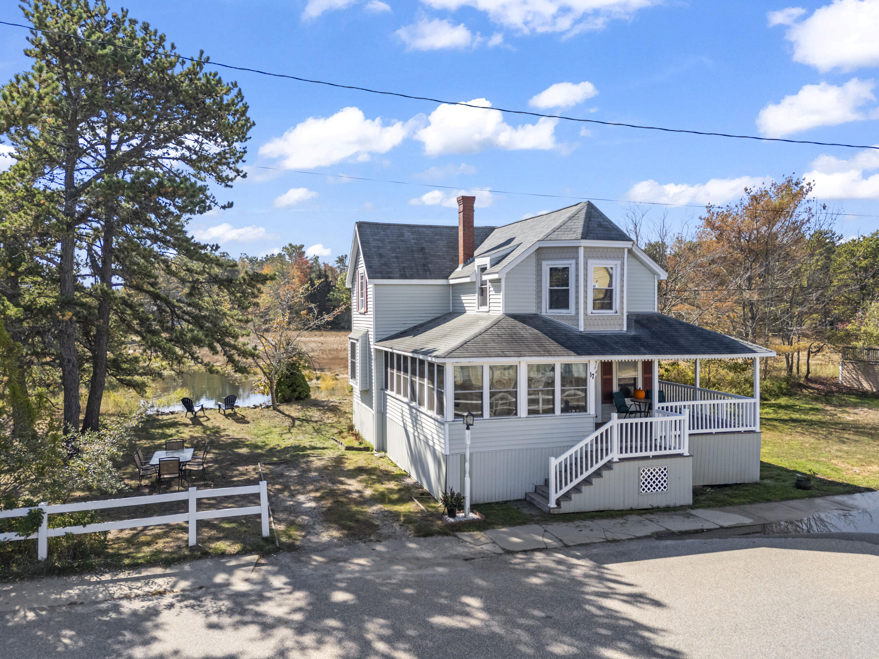 17 Randall Avenue