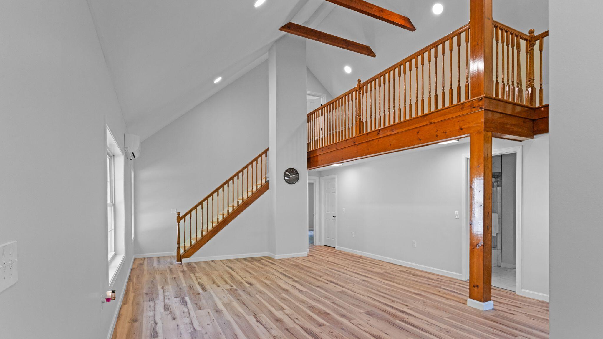 16 Dyer Road