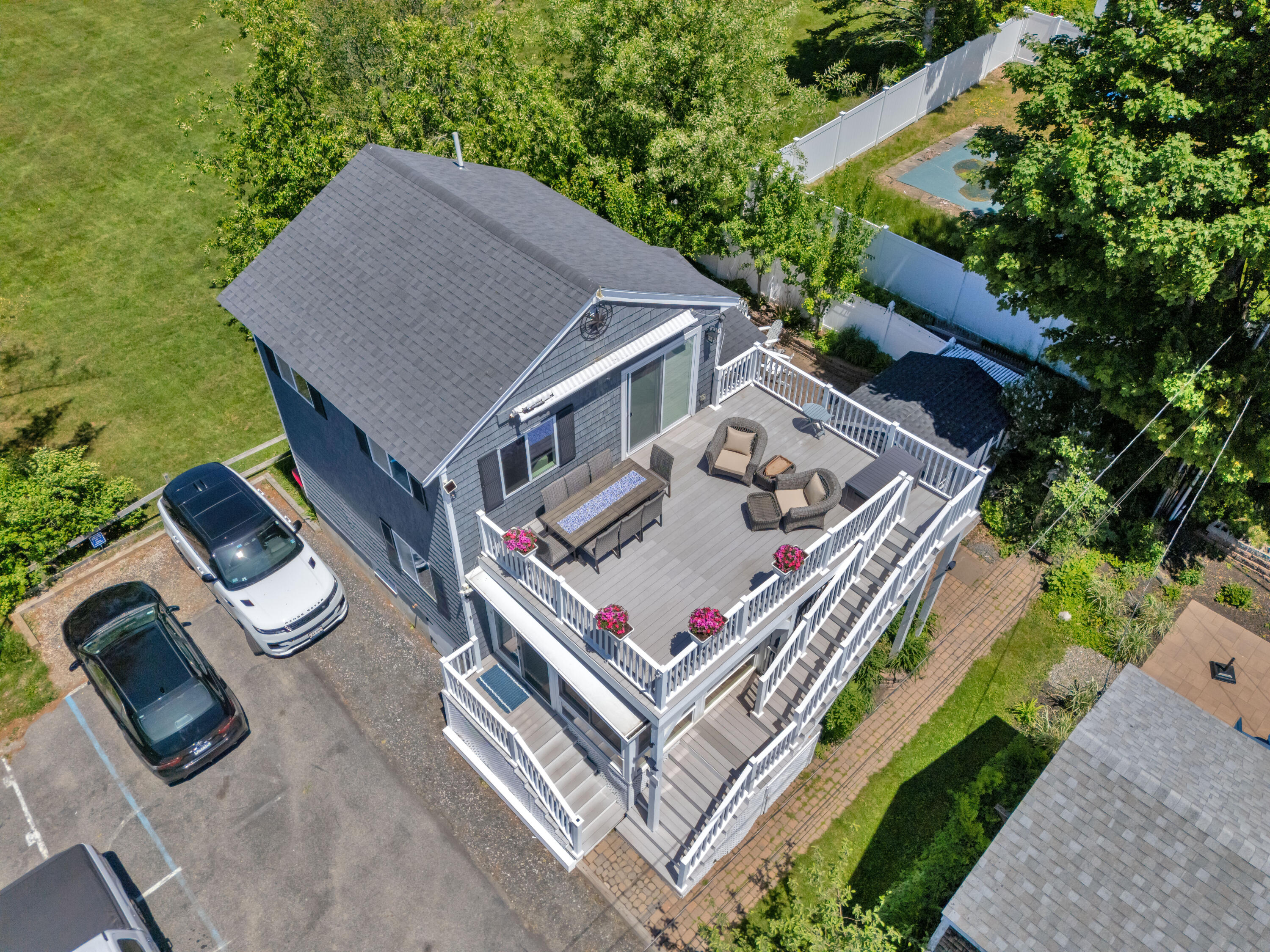 17 Clifford Lane