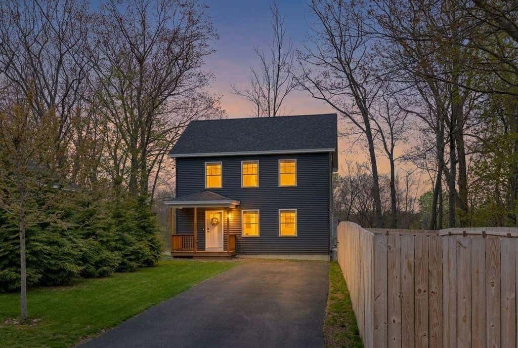 Photo of 87 Chesley Avenue, Portland, ME 04103 (MLS # 1665287)