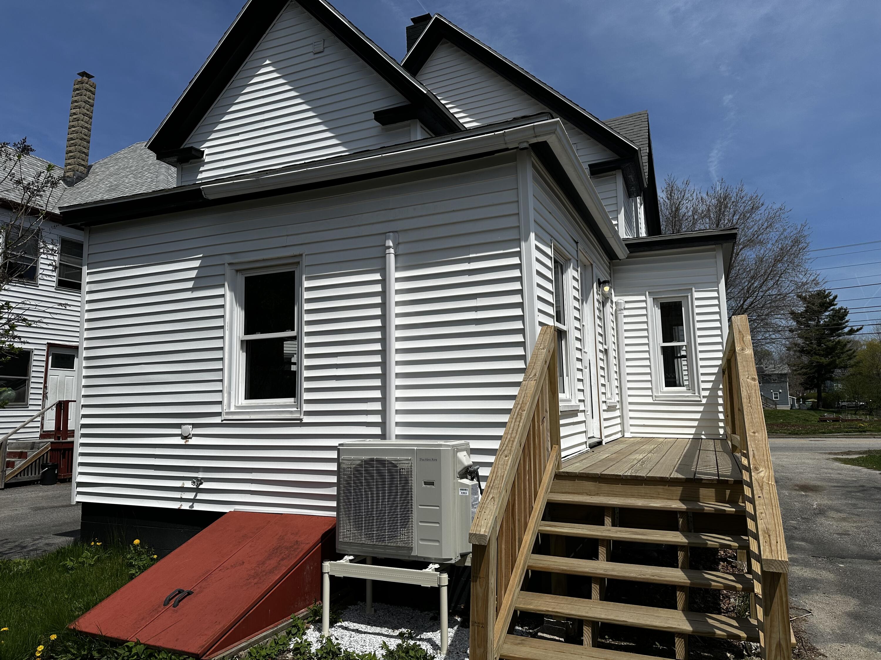 566 Washington Avenue