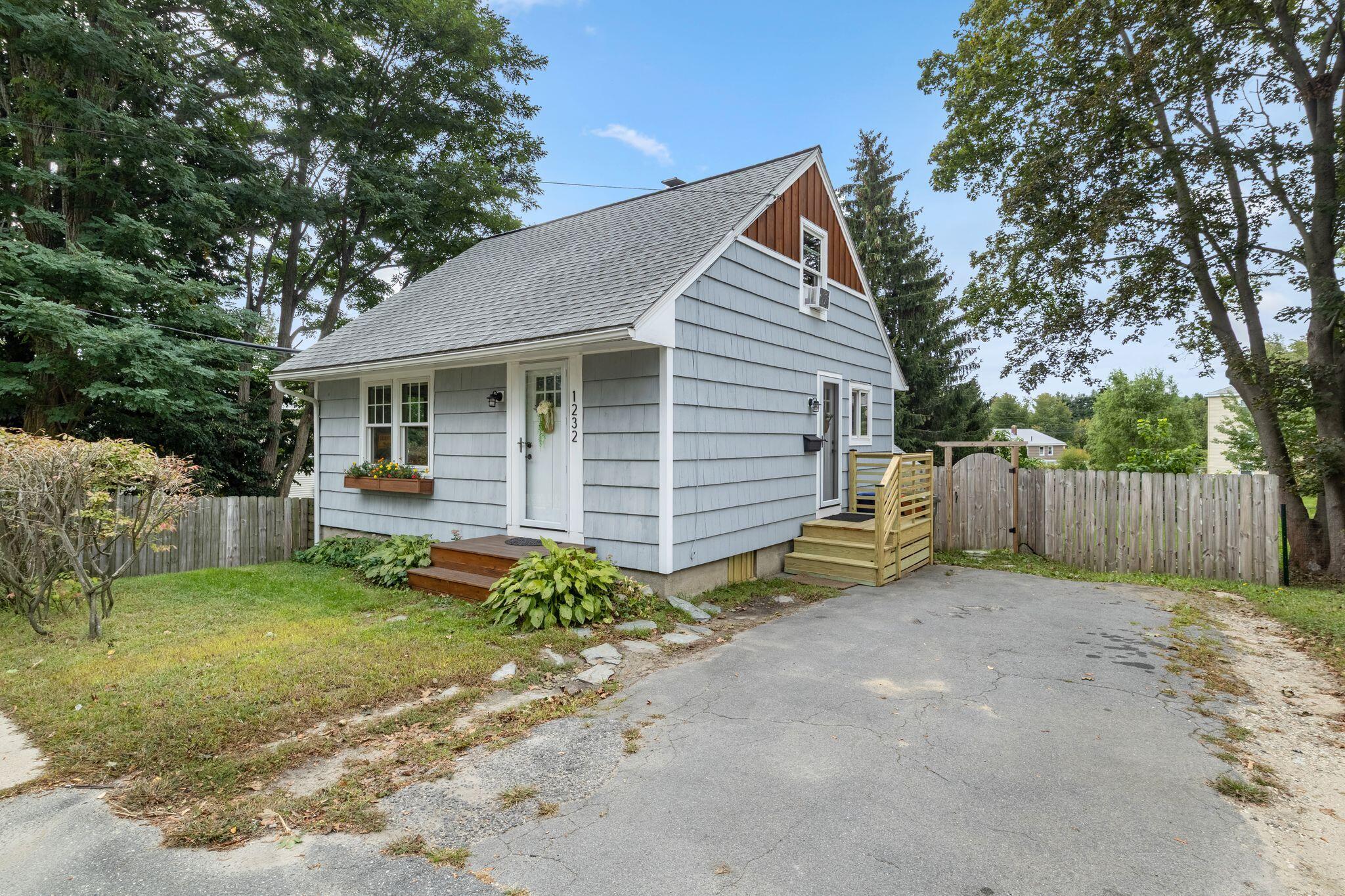 1232 Broadway