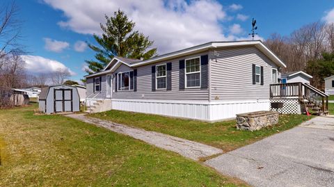 Photo of 13 Evergreen Road, Lewiston, ME 04240 (MLS # 1659130)