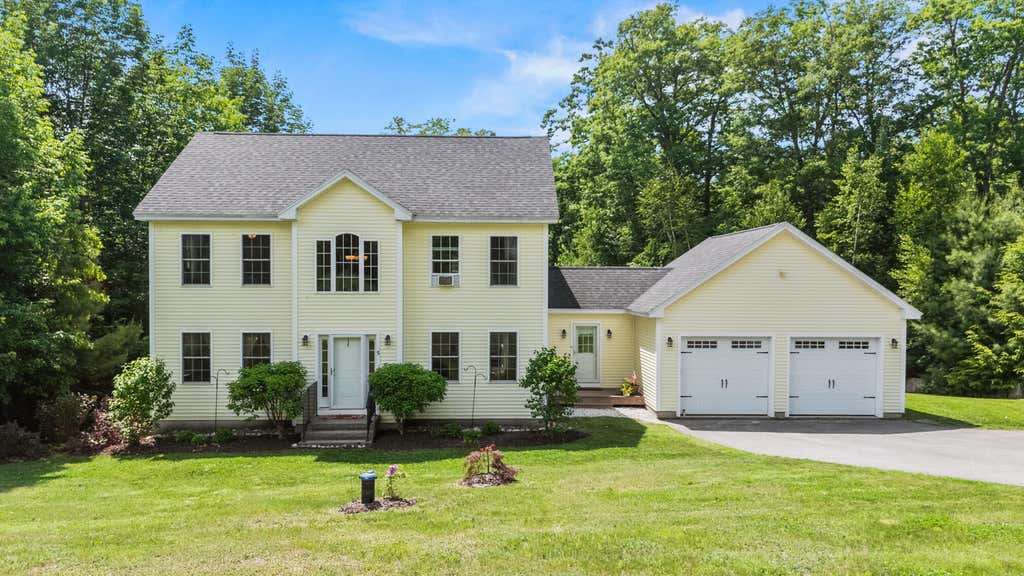 Photo of 5 Abby Road, Raymond, ME 04071 (MLS # 1667884)
