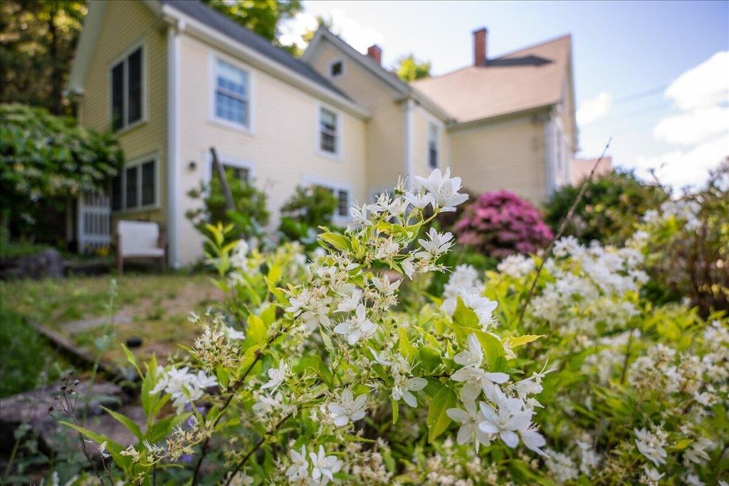 Photo of 8 Old Austin Road, Newcastle, ME 04553 (MLS # 1669141)