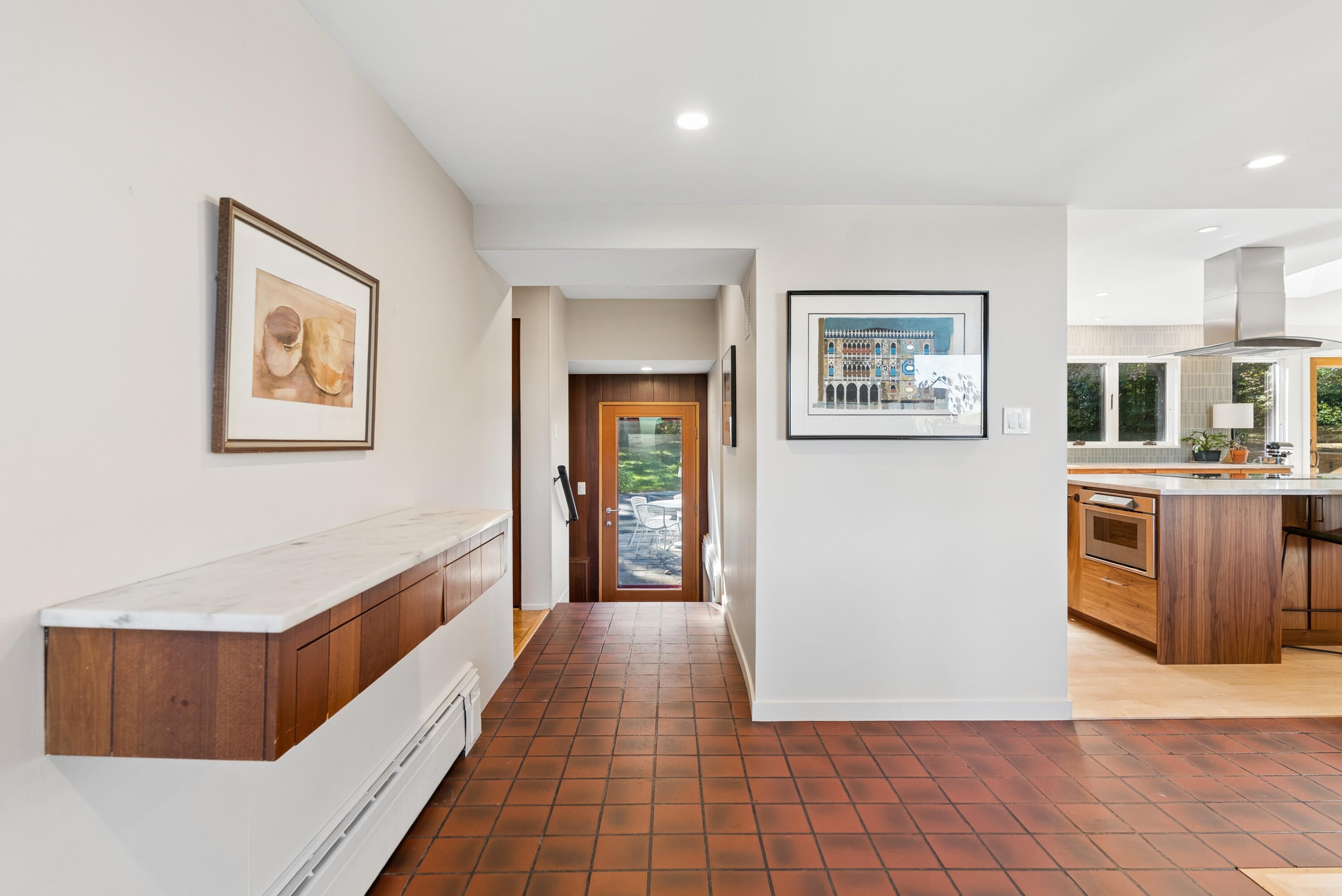 9 Longmeadow Road