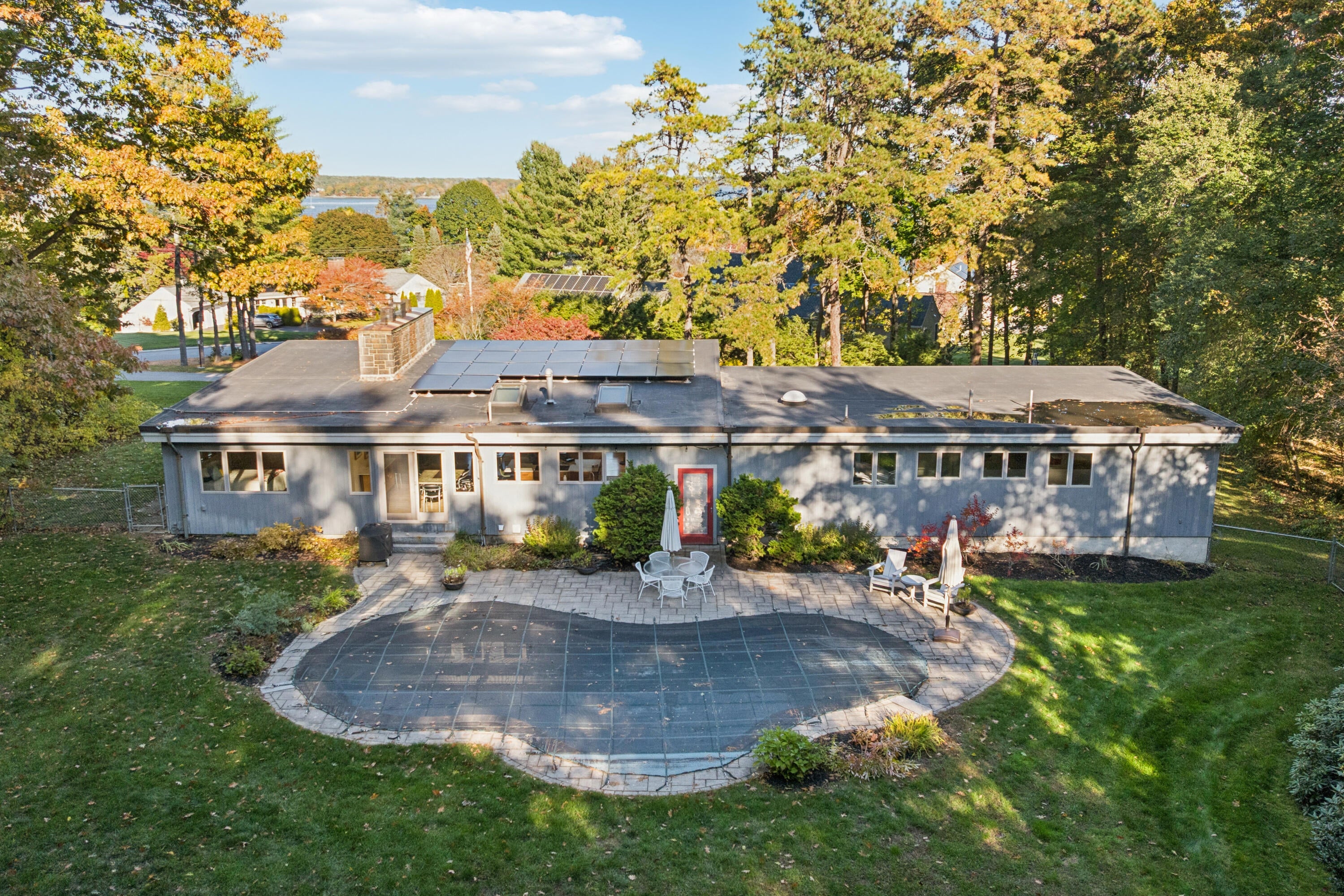 9 Longmeadow Road