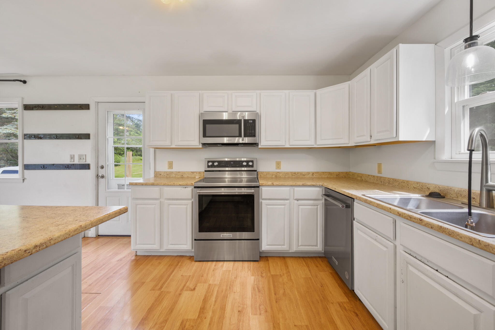 1392 Carmel Road N