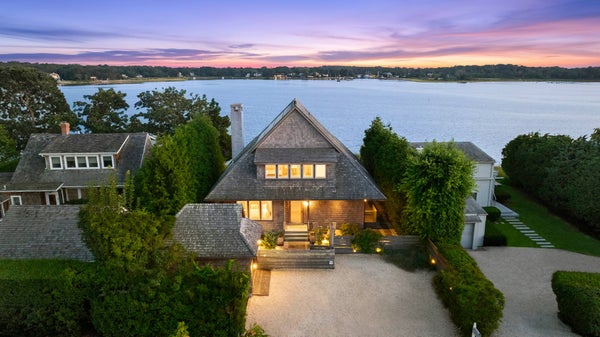 210 TOWD POINT RD, SOUTHAMPTON, NY 11968 - Image 01b2b7fbd9e7961a3fd628ade9ebb8de/3592141826