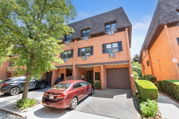 220-40 64TH AVE, OAKLAND GARDENS, NY 11364 - Image 01be0707c645e66bbb5bdc40a62d9e4e/4248076321