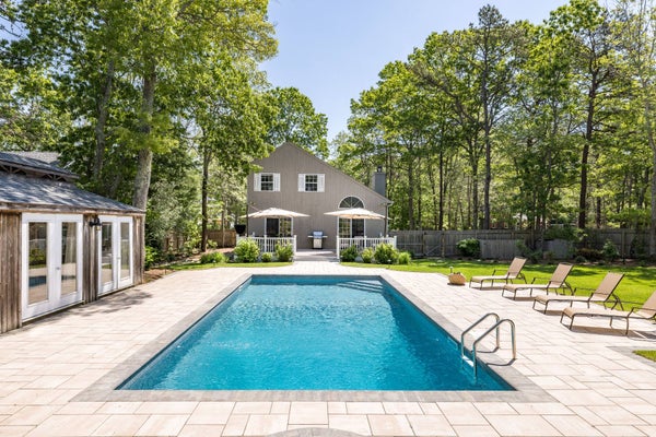 61 BARNES AVE, EAST HAMPTON, NY 11937 - Image 1fb94e526e8552ce6fc7bf62e4802cb1/2586386889