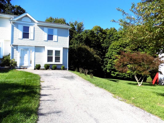 22 HELEN CT, BEACON, NY 12508 - Image 2ab4cd0c36b08b86e77a3f6898d0ff54/3061473044