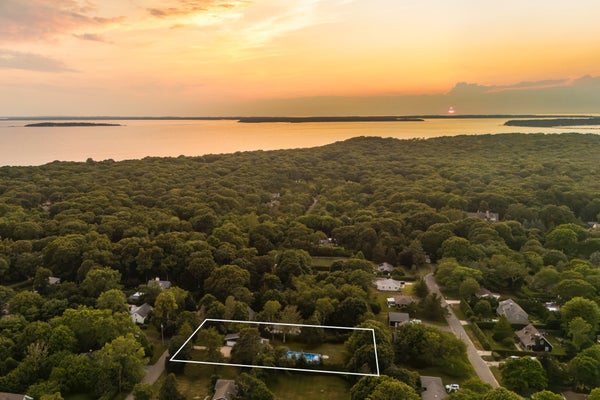 18 SUNSET RD, SAG HARBOR, NY 11963 - Image 2bcd3801454a1a2bb13b3e73ed7ddbf7/3596556198