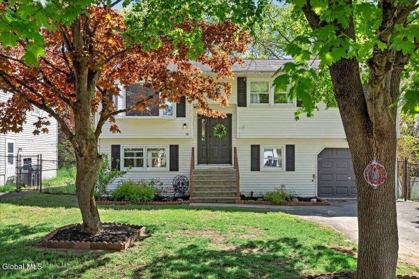 19 JAMES LN, TROY, NY 12182 - Image 30e31de35a0f1109b3d147bc0c808cd1/3047691925