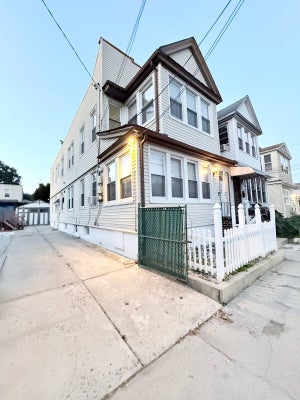 8049 90TH AVE, WOODHAVEN, NY 11421 - Image 36339fa42e1a0219e2fe6ef42aafe8ed/1952980062